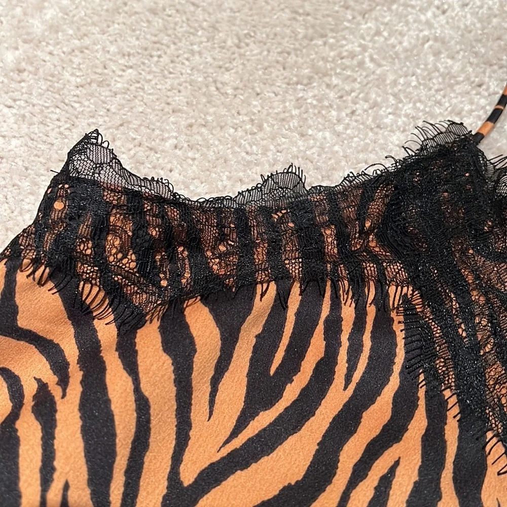 Hem&Thread - Racer Back Tank - Picture 2 of 8